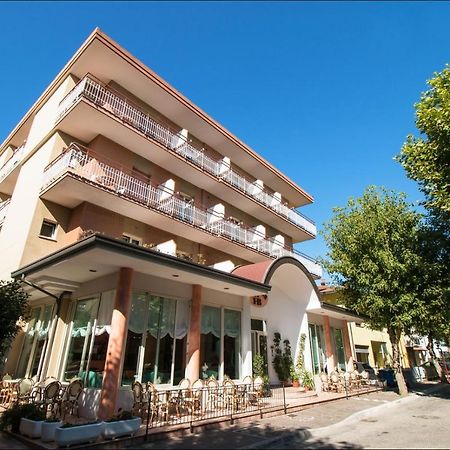 Hotel Belfiore Misano Adriatico Esterno foto