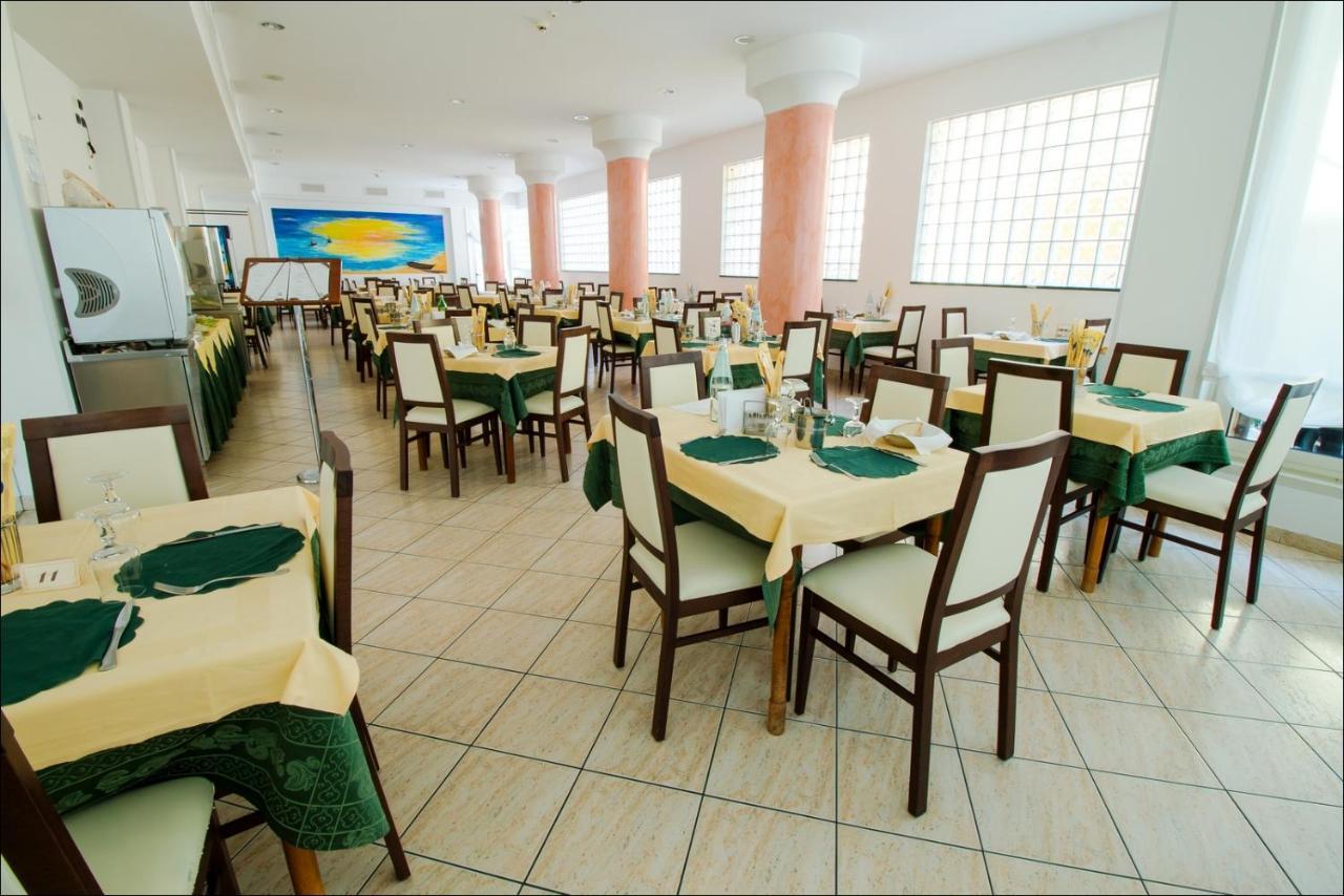 Hotel Belfiore Misano Adriatico Esterno foto