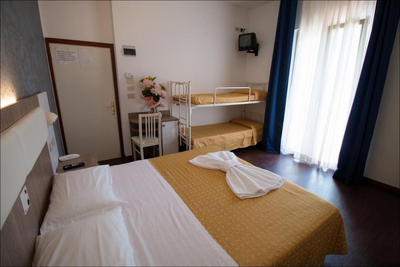 Hotel Belfiore Misano Adriatico Esterno foto