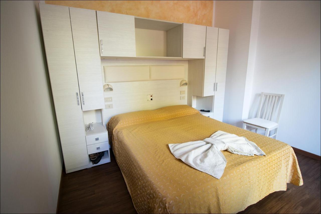 Hotel Belfiore Misano Adriatico Esterno foto