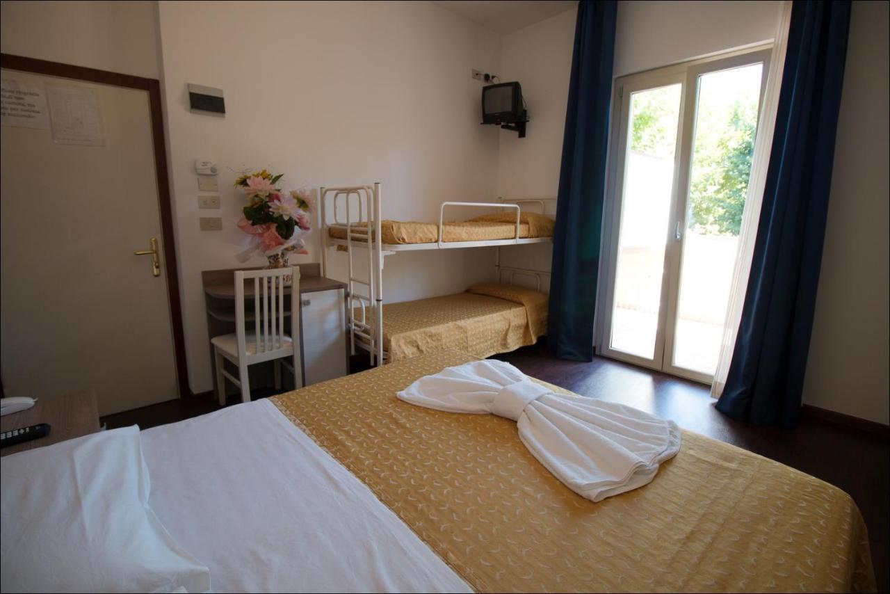 Hotel Belfiore Misano Adriatico Esterno foto
